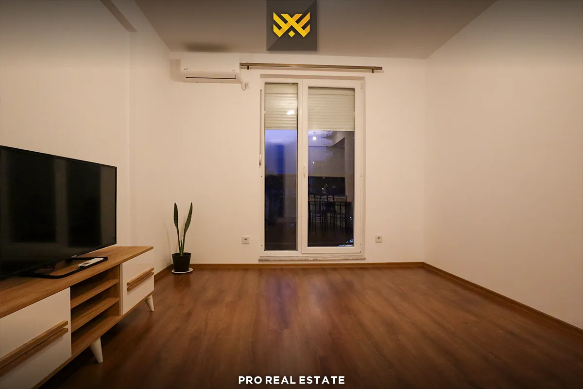 Banesë - Zyrë 73m² me #QIRA në Aktash