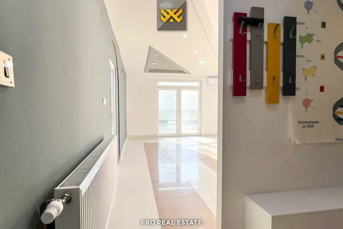 Banesë / Zyrë 65m² me #QIRA në Pejton