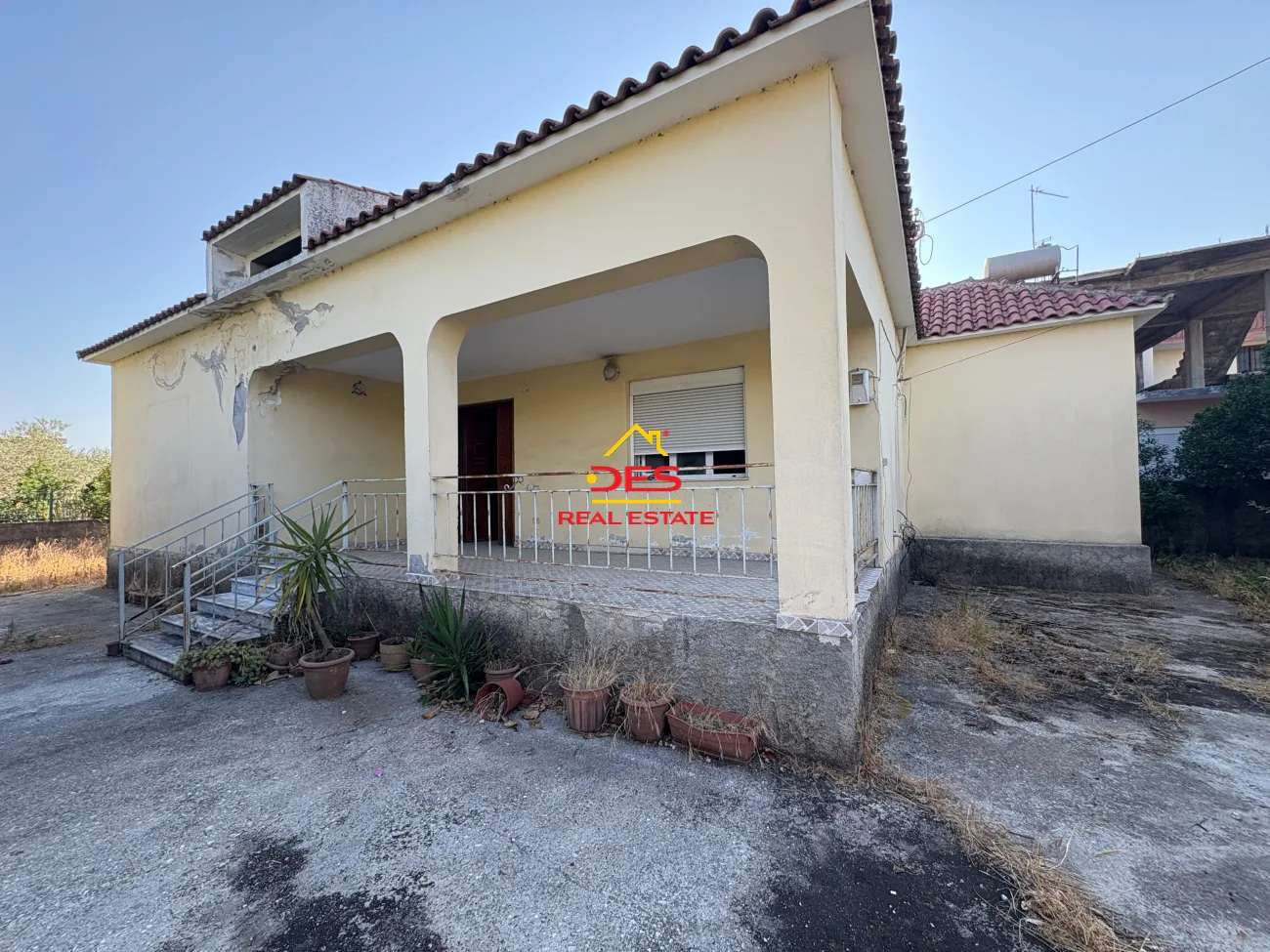 Shitet shtëpi private në çole, vlorë.