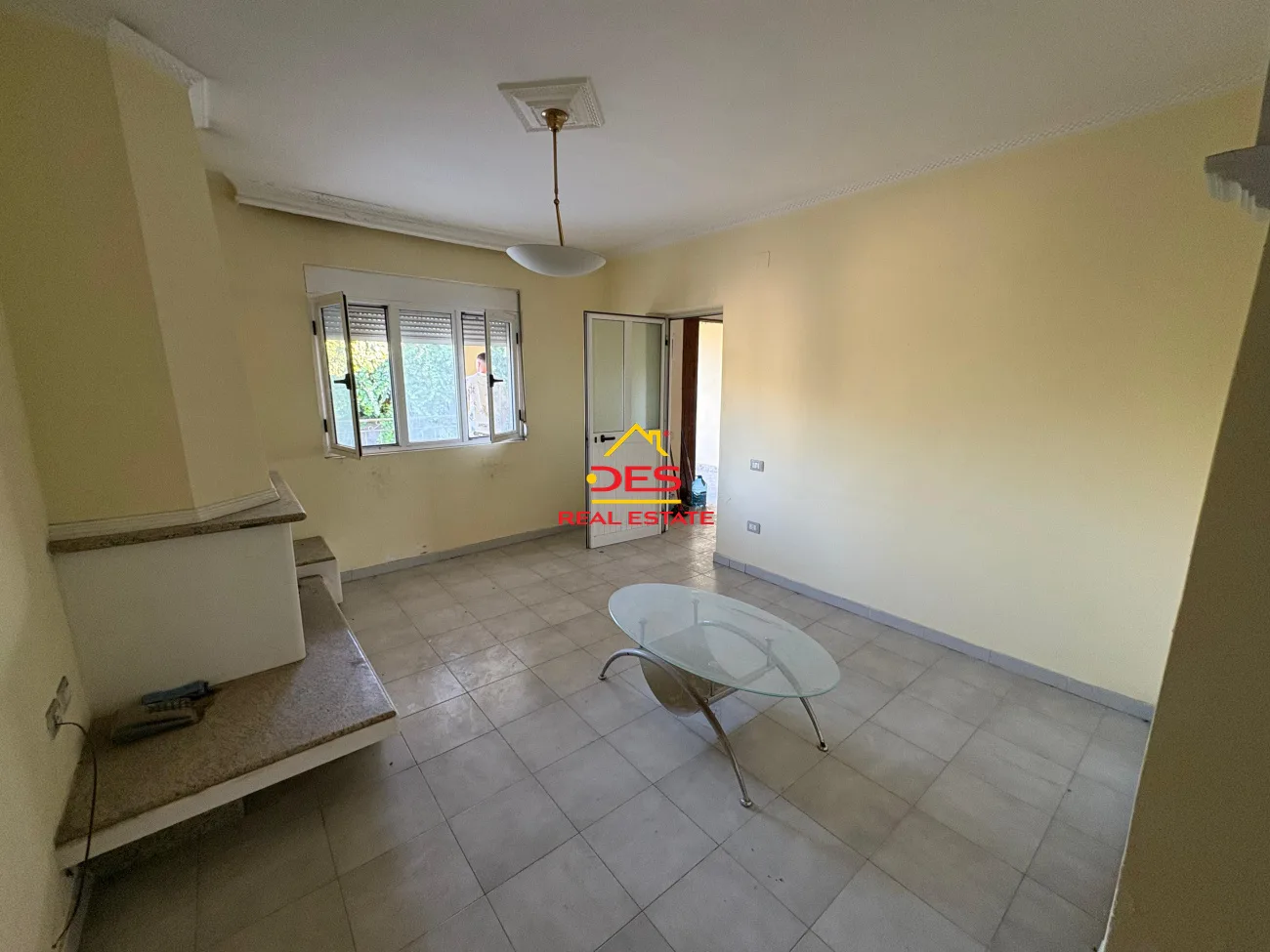 Shitet shtëpi private në çole, vlorë.