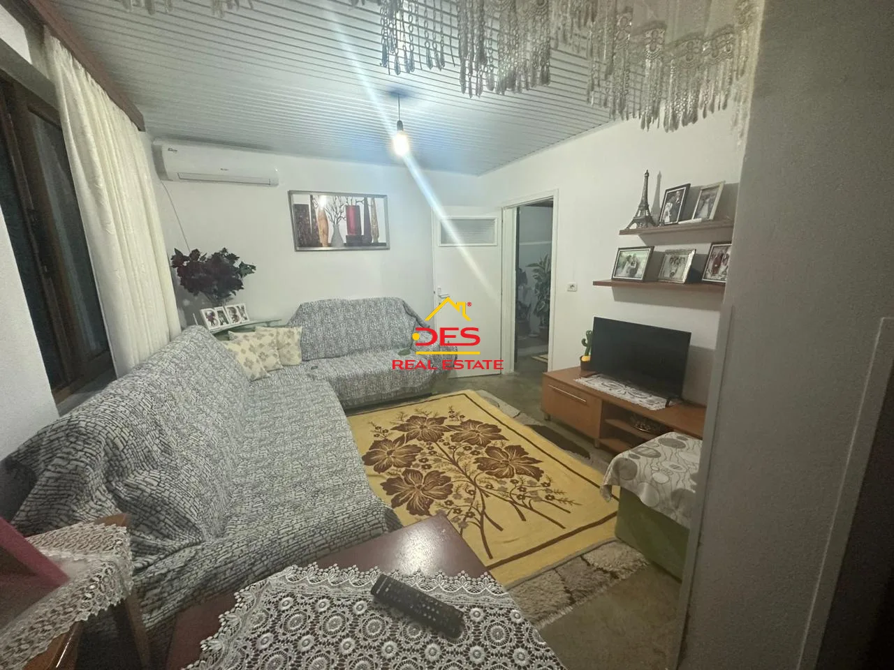 Shitet shtepi private + ambient biznesi ne delvine ,rusan