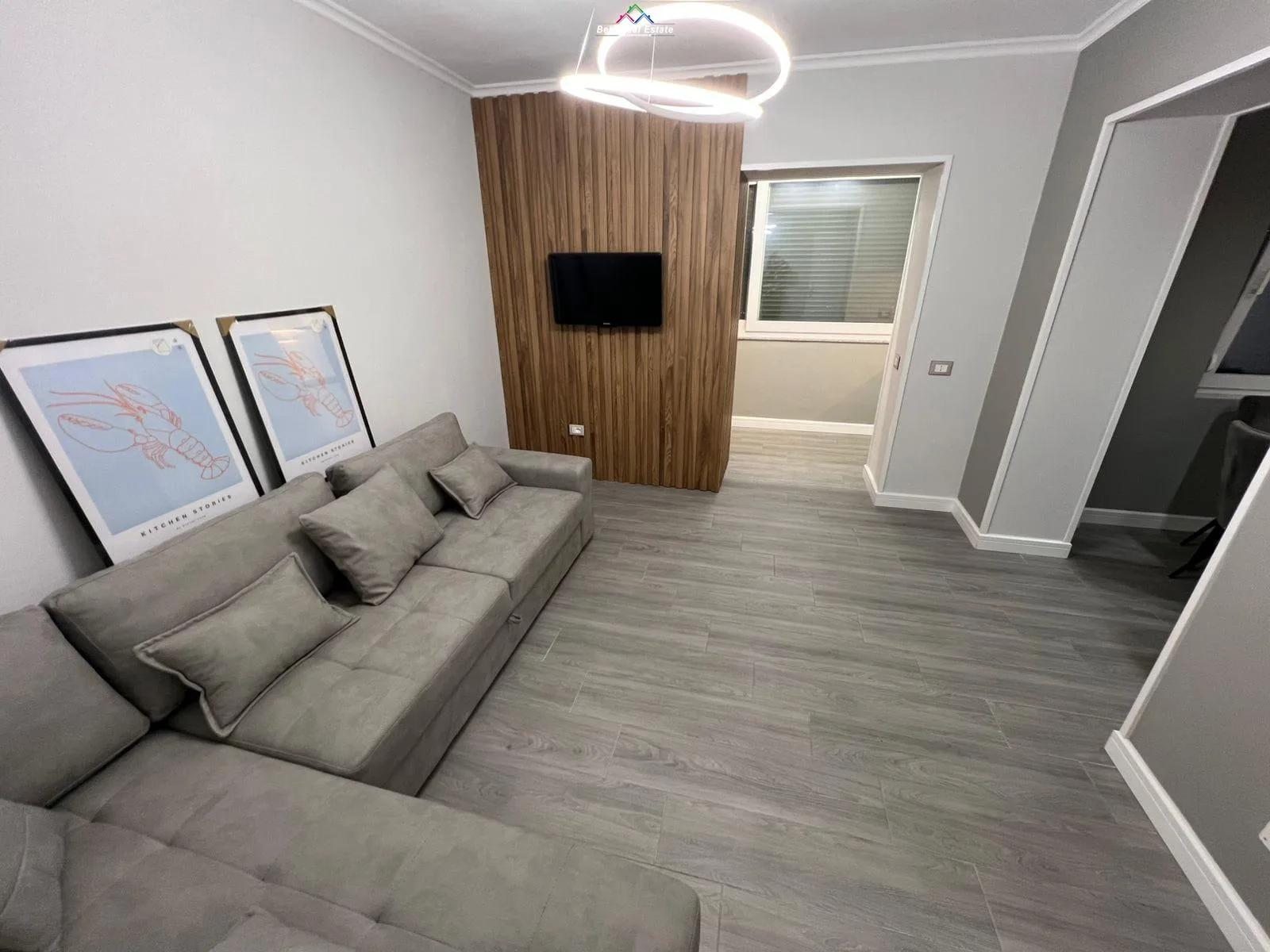 Apartament Me Qera 1+1 Tek Pazari i Ri (ID B211396) Tirane