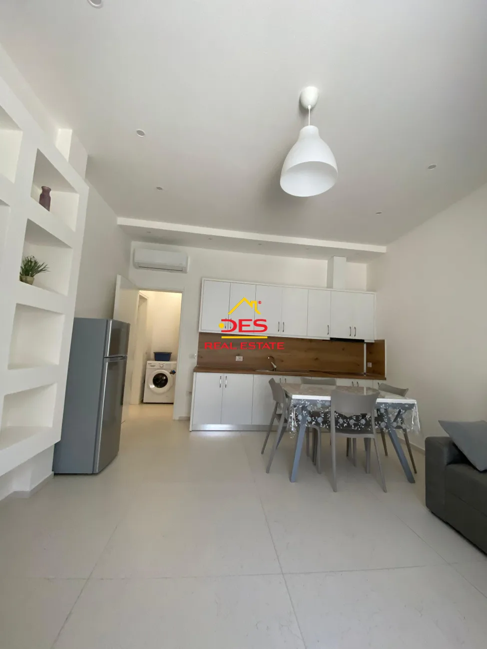 Shitet apartament 1+1 në qëndër,orikum