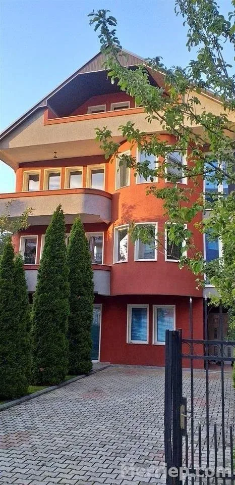 Shtëpi në shitje në Bregun e Diellit