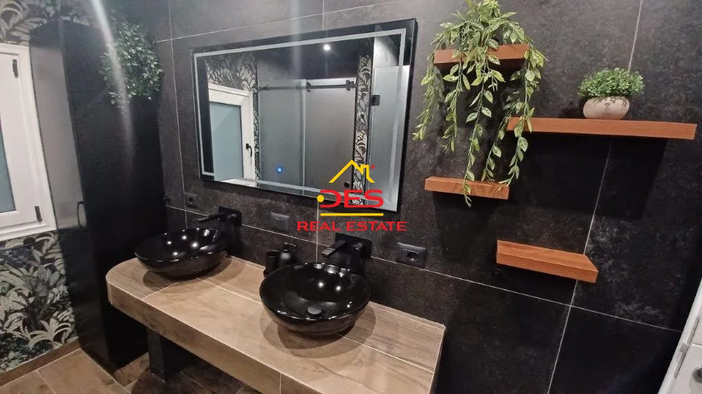 Penthouse for sale in ujë të ftohtë,vlorë !