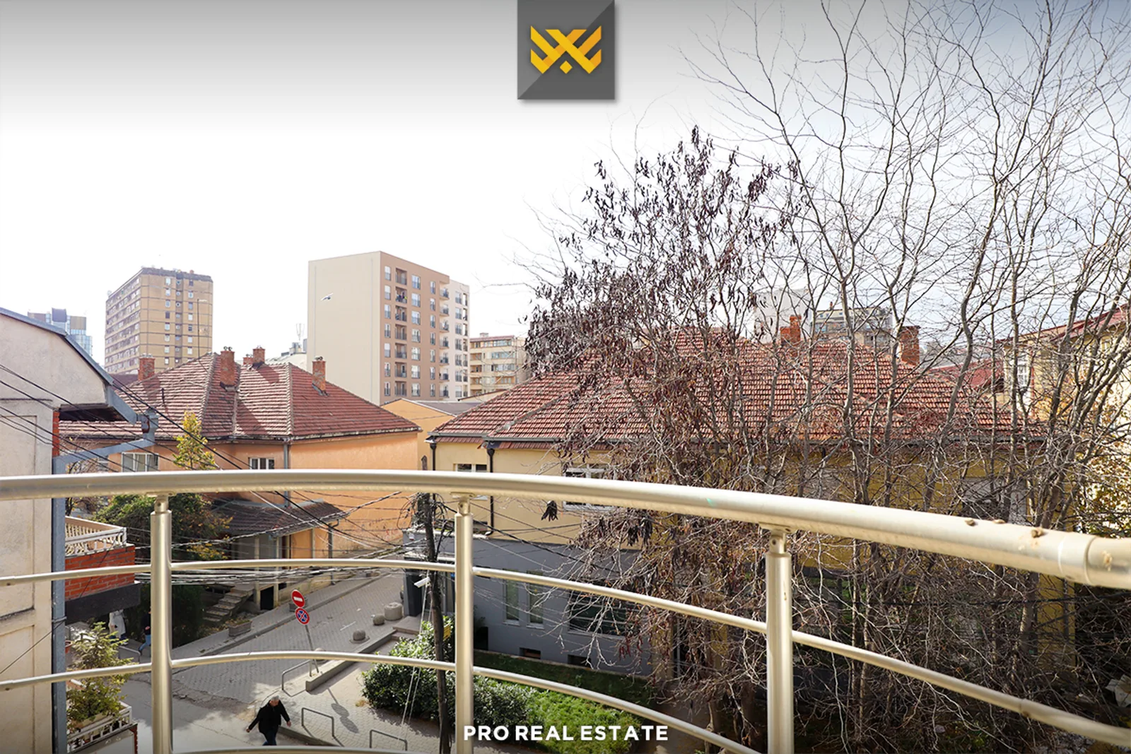 Objekt Afarist 600m² me #QIRA në Tophane.