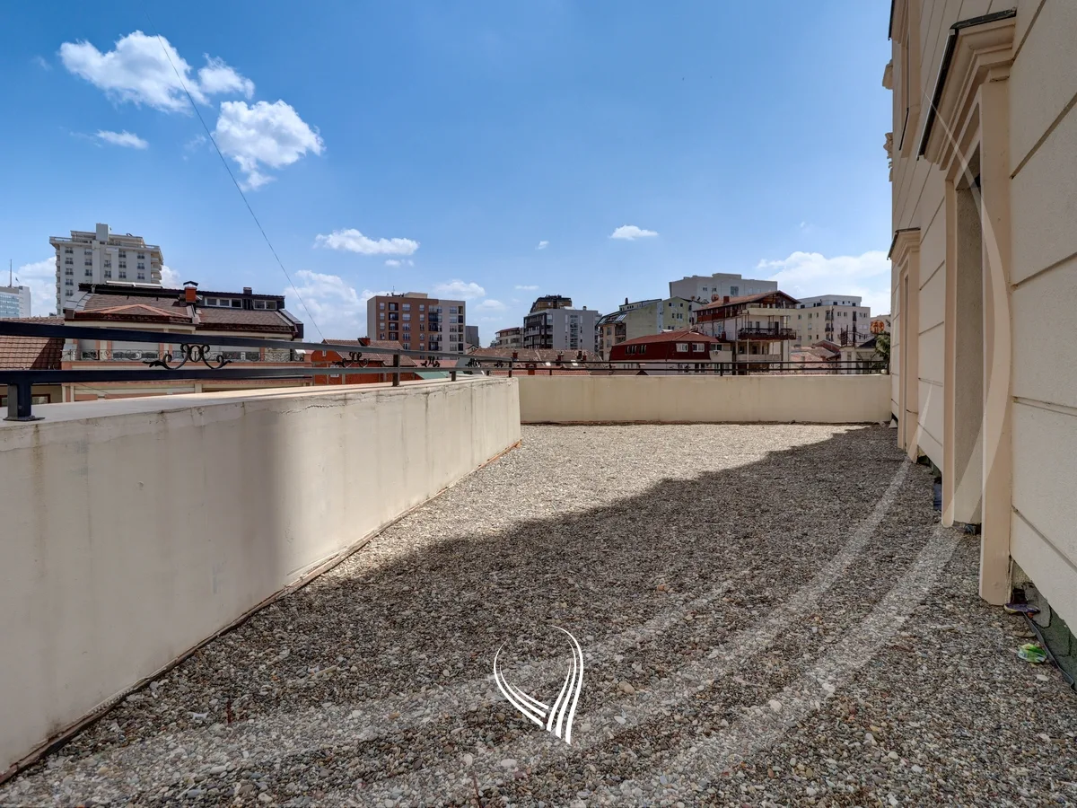 Zyre 133m2 + 58m2 terasë me qira në lagjen Tophane – Orhidea