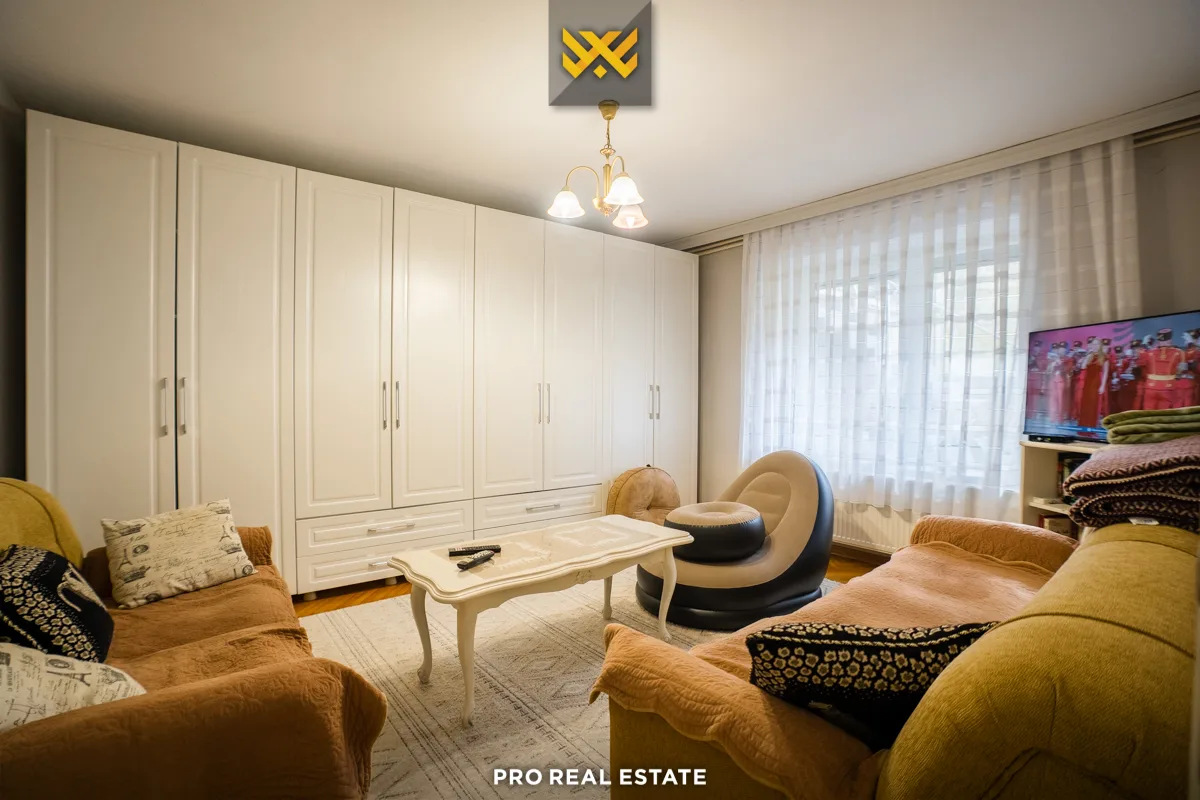 Shtëpi 300m² për #SHITJE në Velani