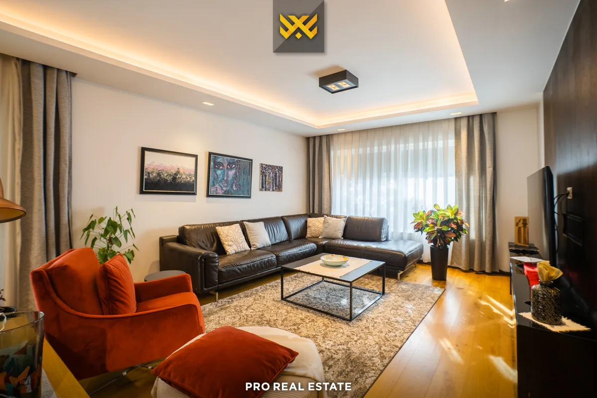 Shtëpi 300m² për #SHITJE në Velani