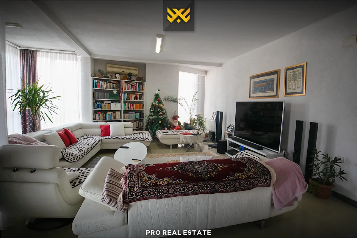 Shtëpi 600m² me #QIRA në Veternik