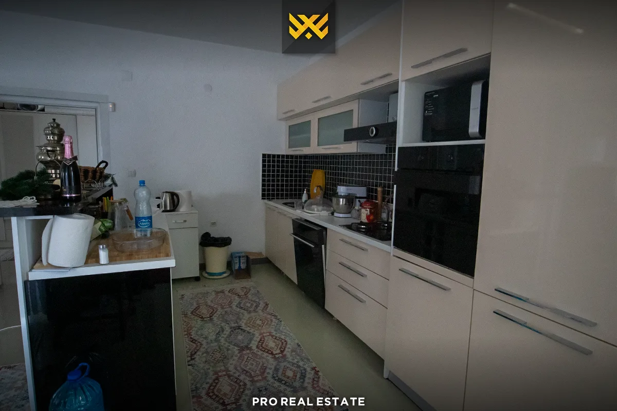 Shtëpi 600m² me #QIRA në Veternik