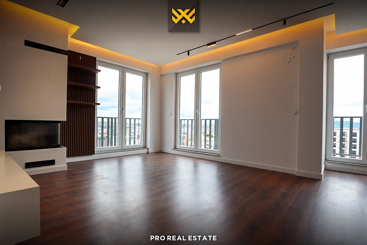 Banesë / Penthouse 130m² + 50m² për #SHITJE në Lagjen e Muhaxherëve.