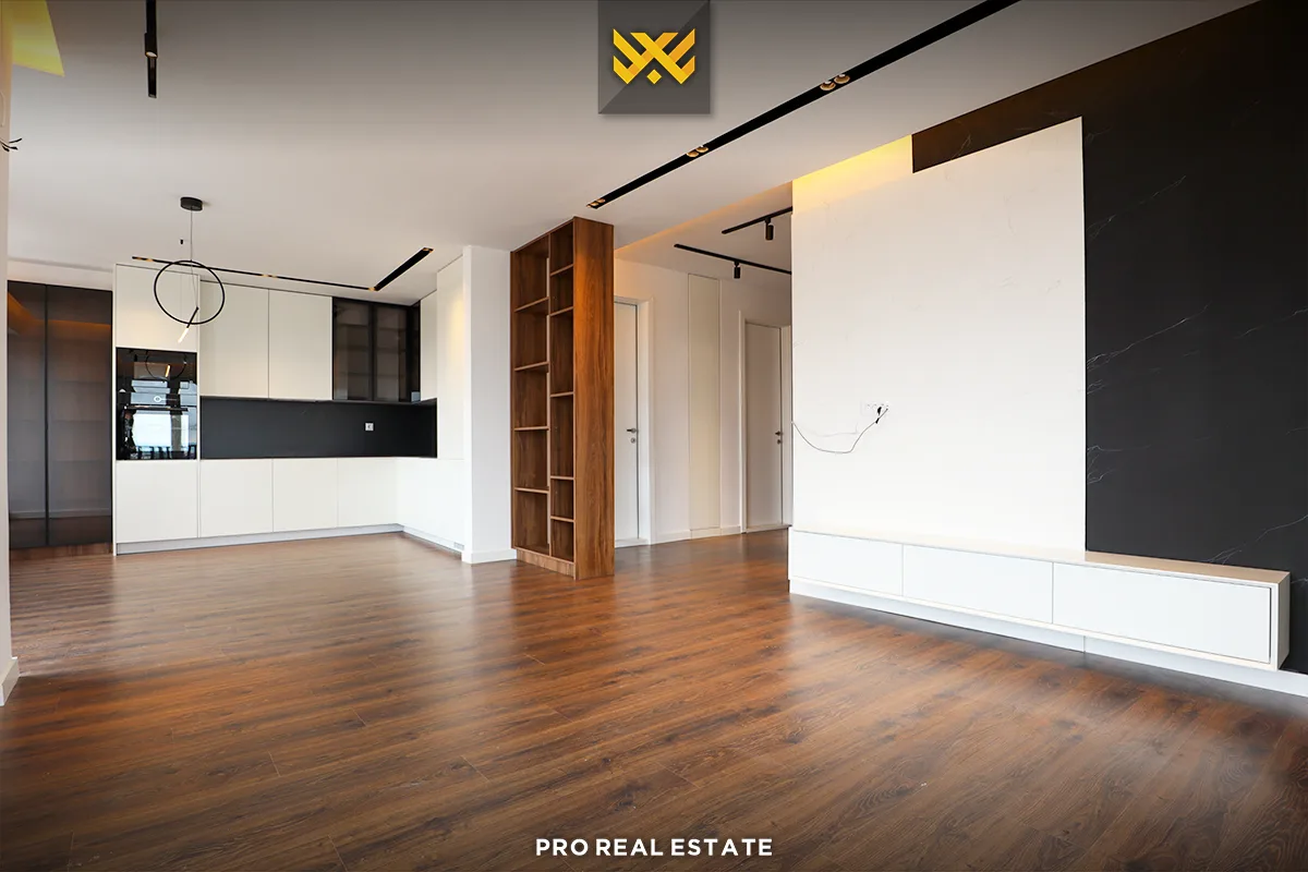 Banesë / Penthouse 130m² + 50m² për #SHITJE në Lagjen e Muhaxherëve.