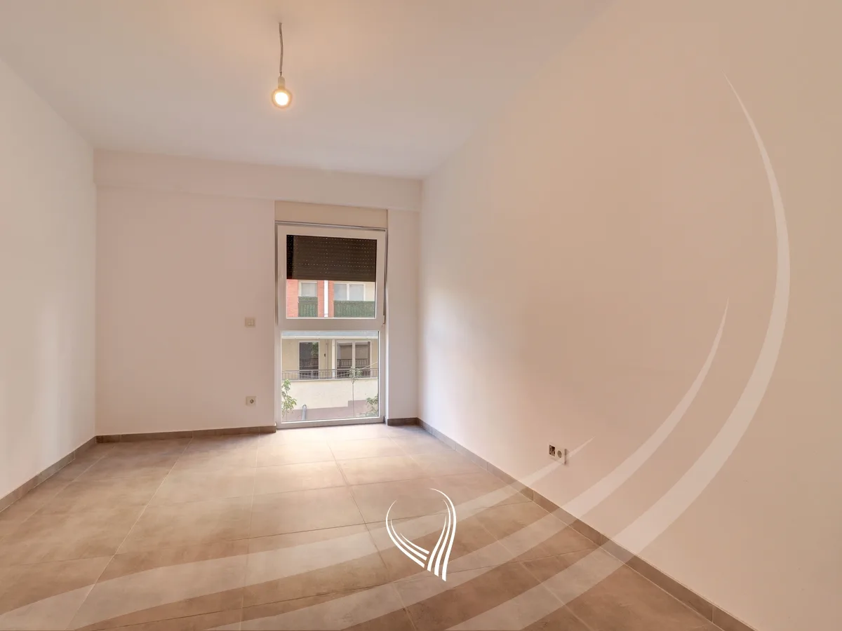 Zyre me 6 dhoma pune me qira në lagjen Mati 1 – Rruga C