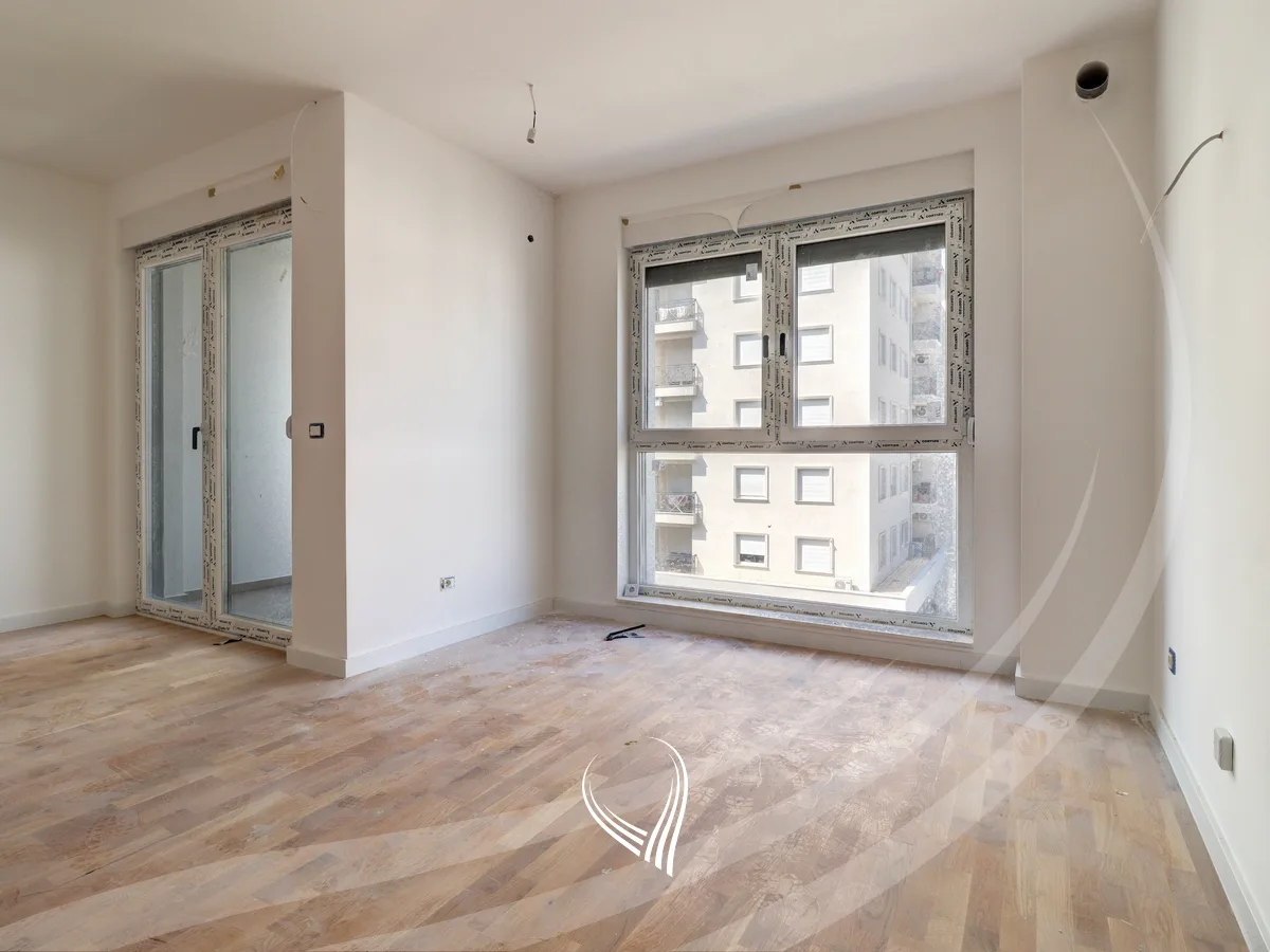Banesë me 1 dhomë gjumi në shitje në lagjen Kalabria – Emshir