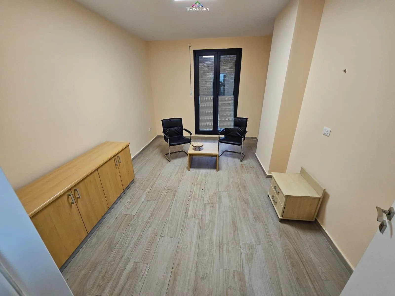 Zyre me Qera 2+1 tek Kompleksi Zirkon (ID BZ2746) Tirane