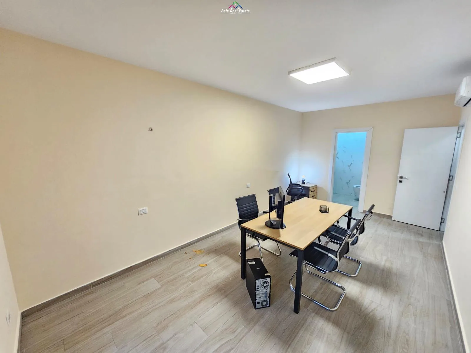 Zyre me Qera 2+1 tek Kompleksi Zirkon (ID BZ2746) Tirane