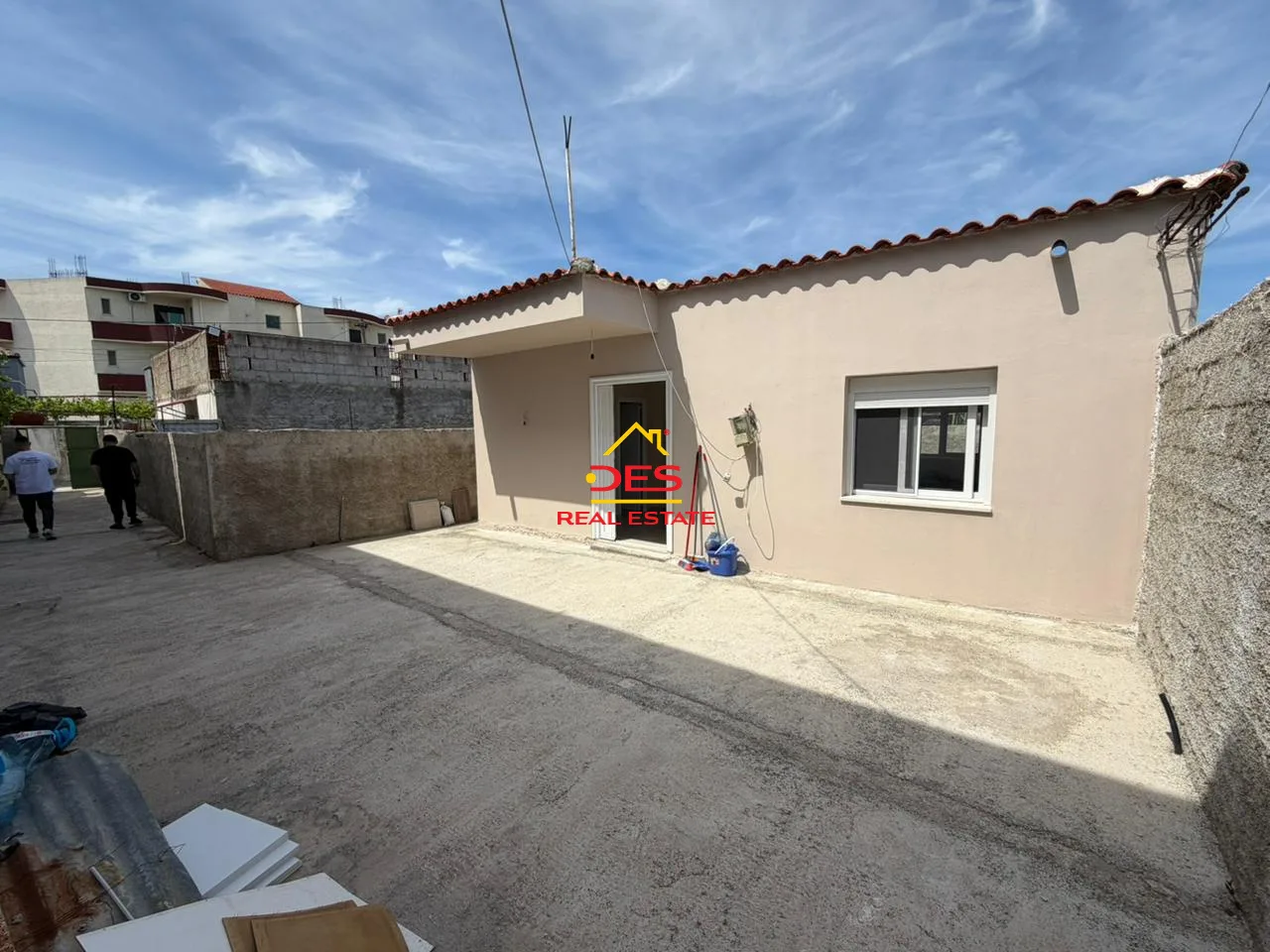 Jepet me qira shtëpi private në çole, vlorë.