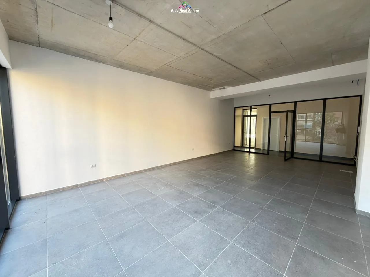Zyre Me Qera tek Rruga e Barrikadave  (ID BZ2909) Tirane