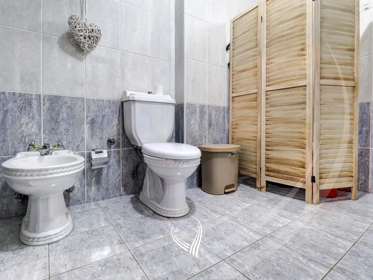 Shtëpi 700m2 në shitje në lagjen Velania