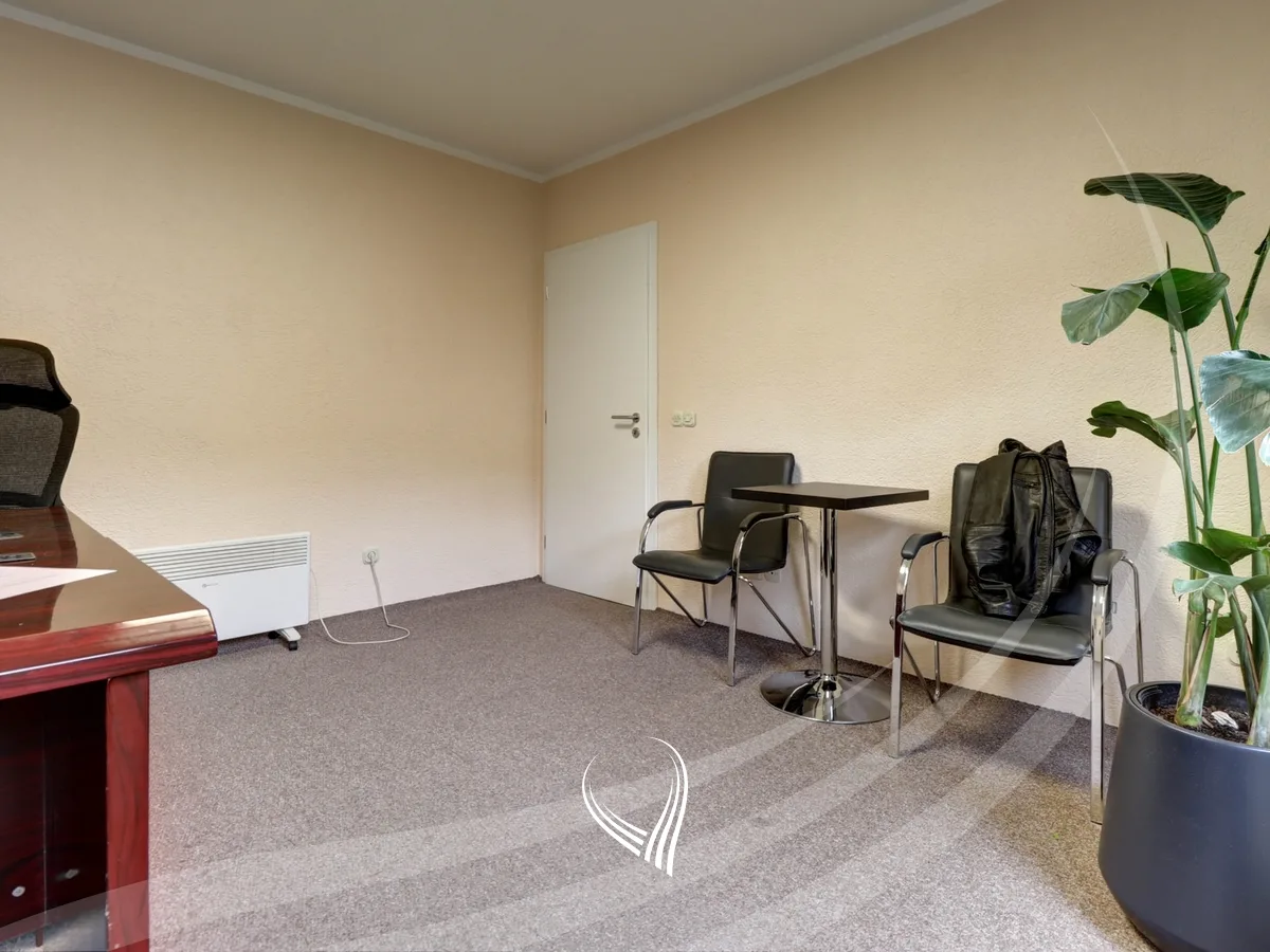 Shtëpi 700m2 në shitje në lagjen Velania