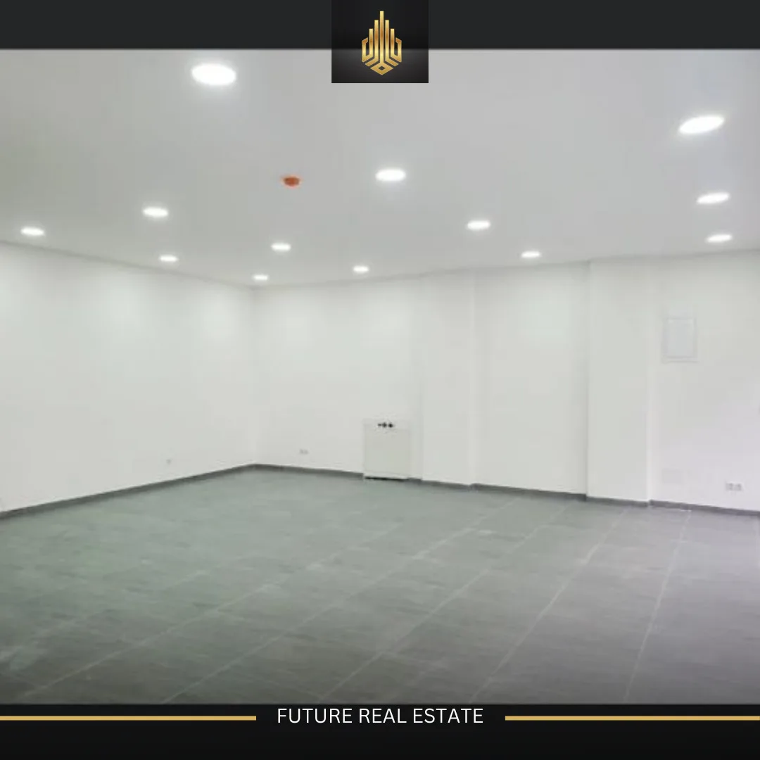Lokal me QERA/90m²