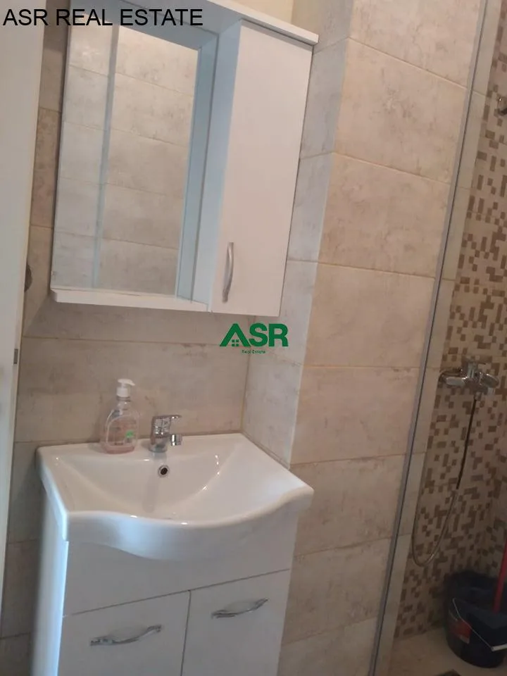 Lëshohet banesa me #qira në lagjen Mati 1