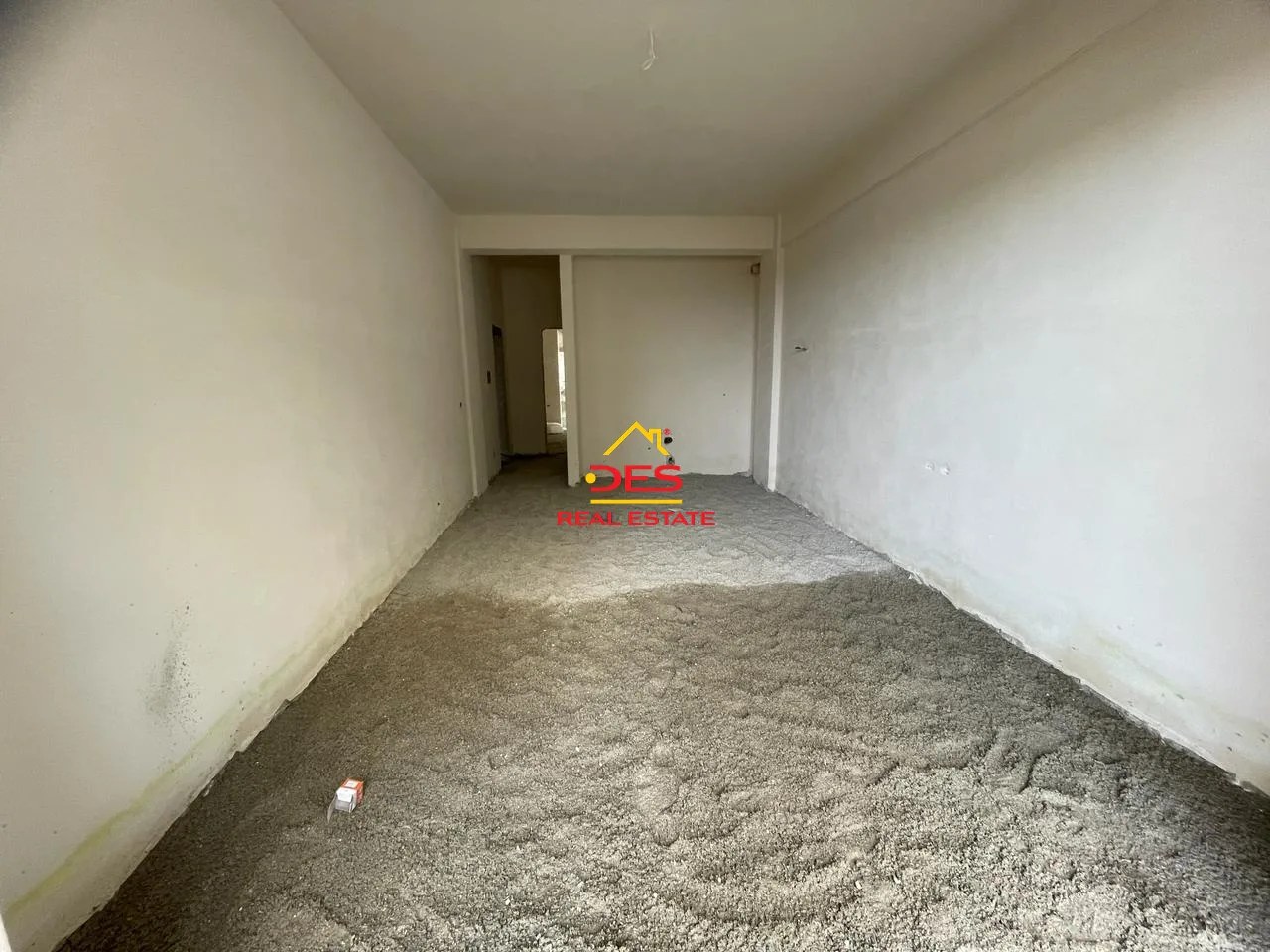 Shitet apartament 1+1 me këste në kodër lungomare