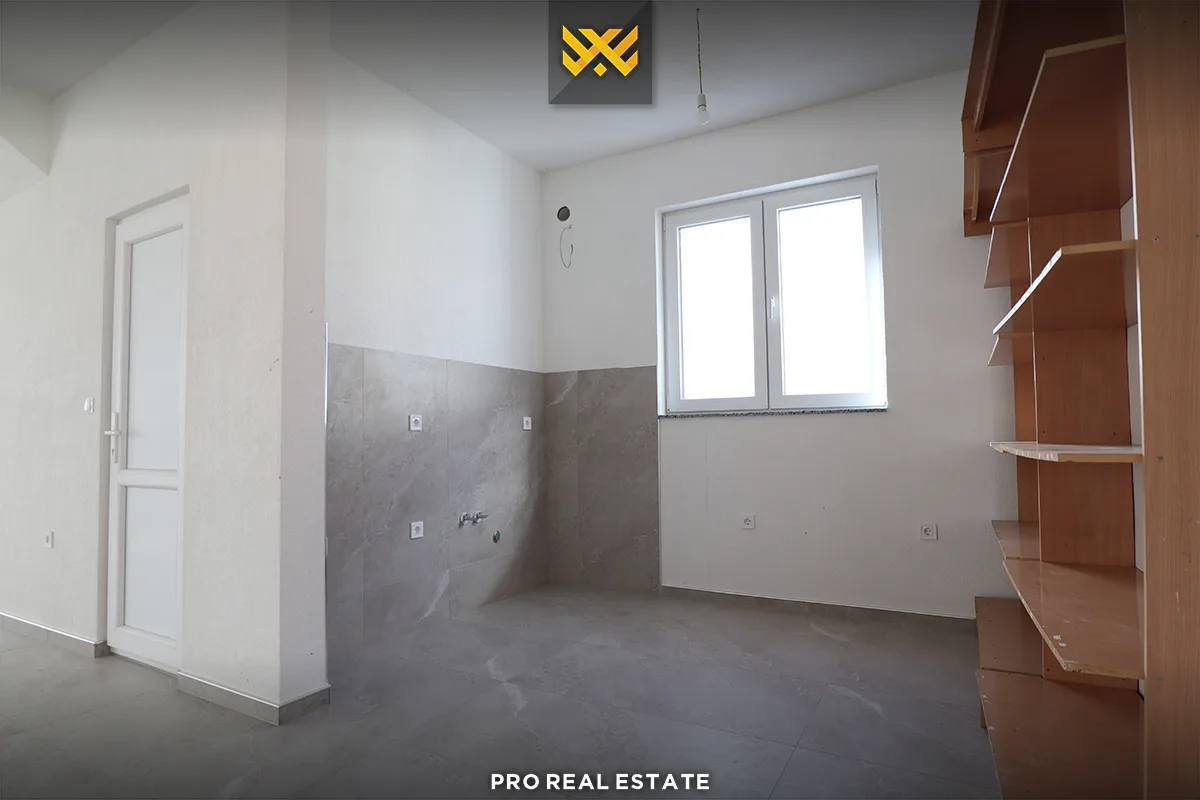 Lokal 160m² me #QIRA në Hajvali