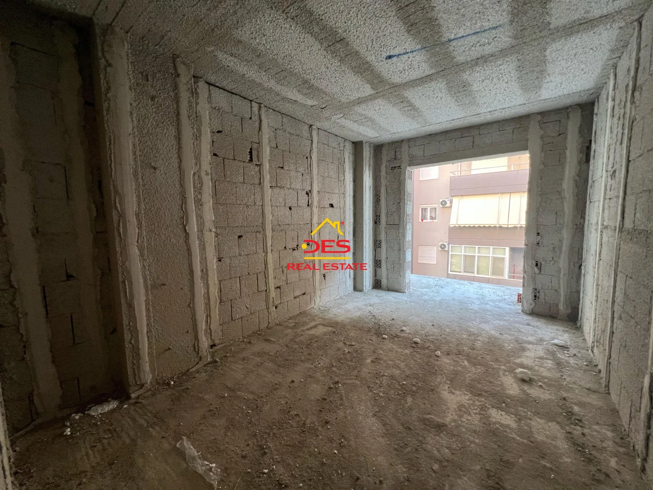Shiten apartamente pranë marina bay, vlorë