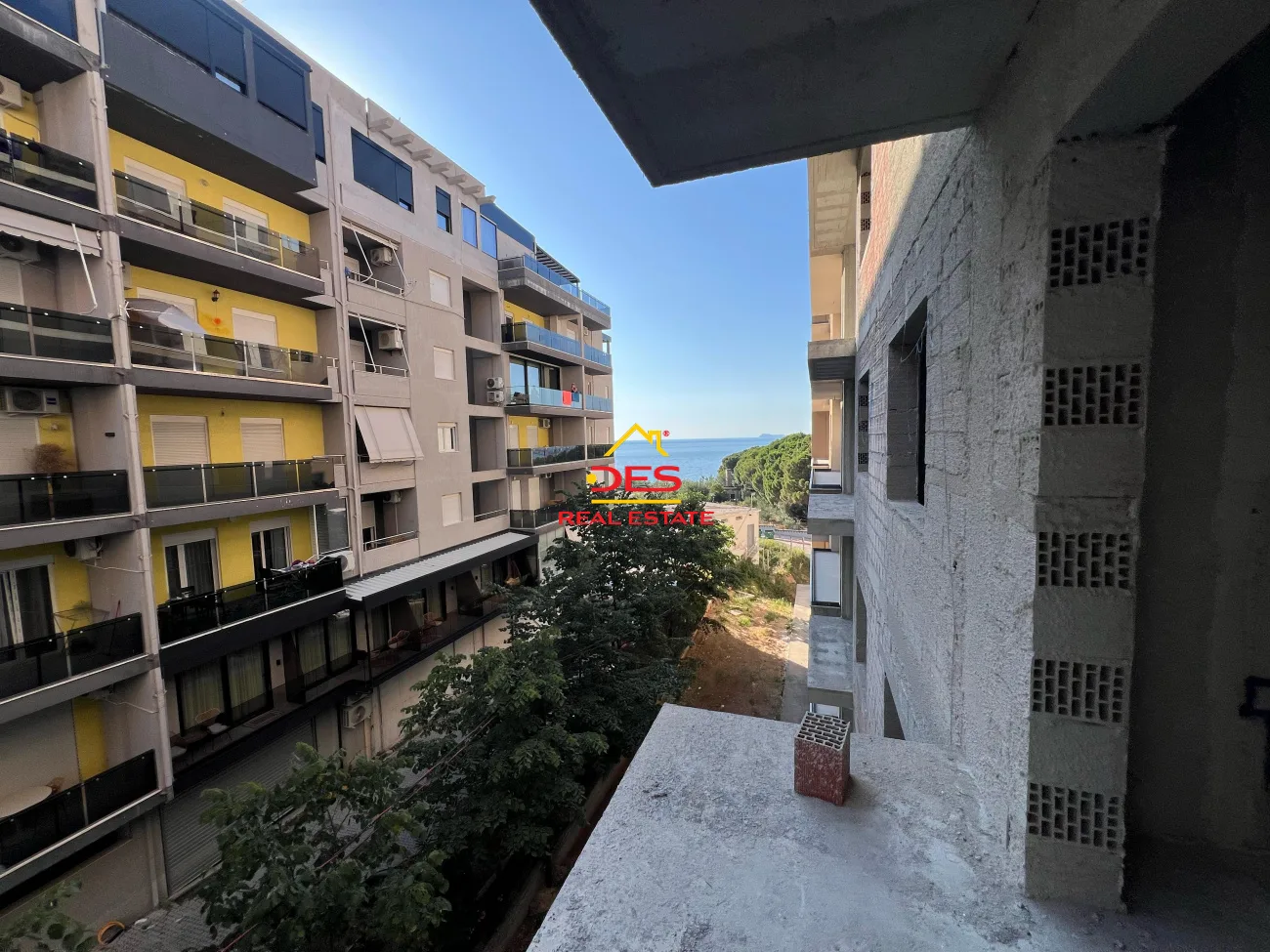 Shiten apartamente pranë marina bay, vlorë
