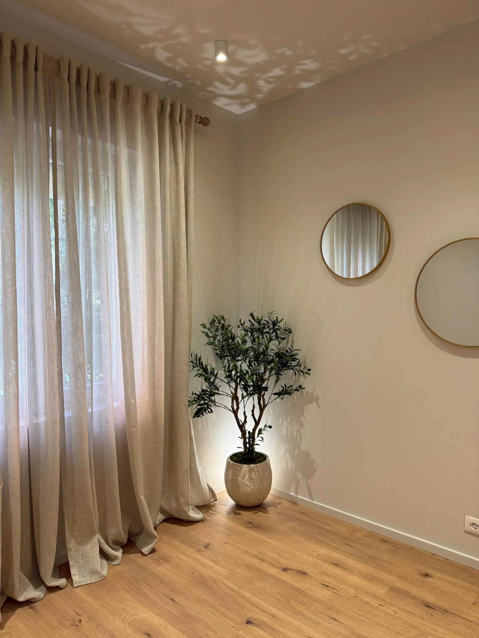 Apartament me Qera 2+1 Tek Myslym Shyri (ID B221310) Tirane.
