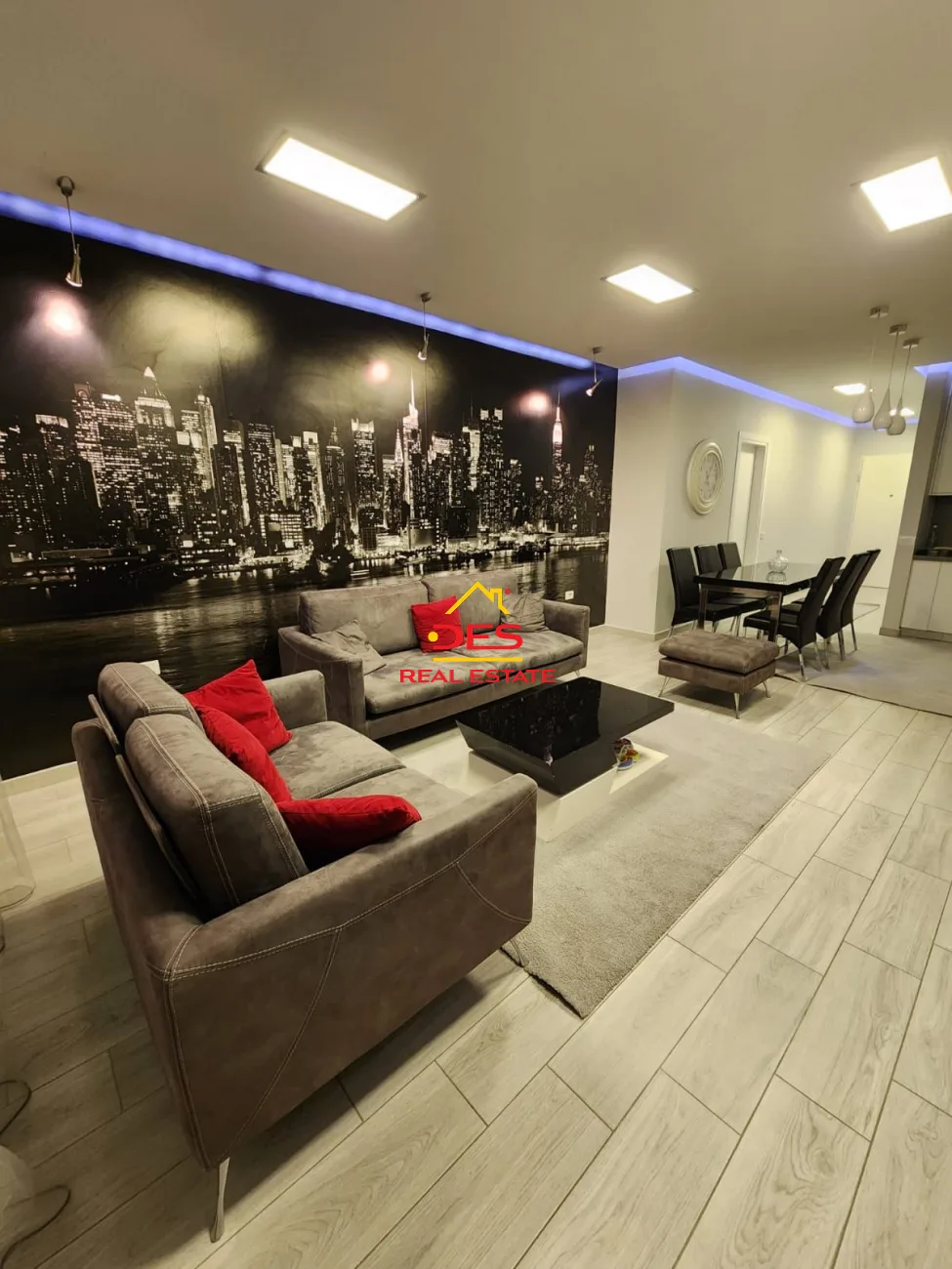 Jepet me qira apartament 2+1 pranë stadiumit flamurtari.