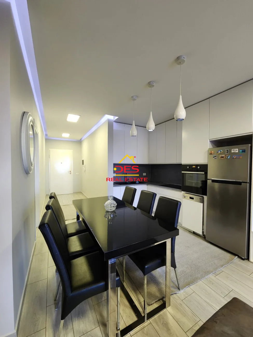 Jepet me qira apartament 2+1 pranë stadiumit flamurtari.