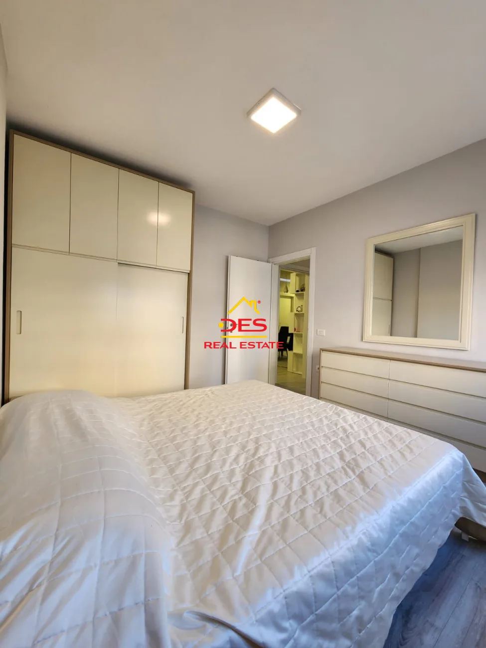 Jepet me qira apartament 2+1 pranë stadiumit flamurtari.
