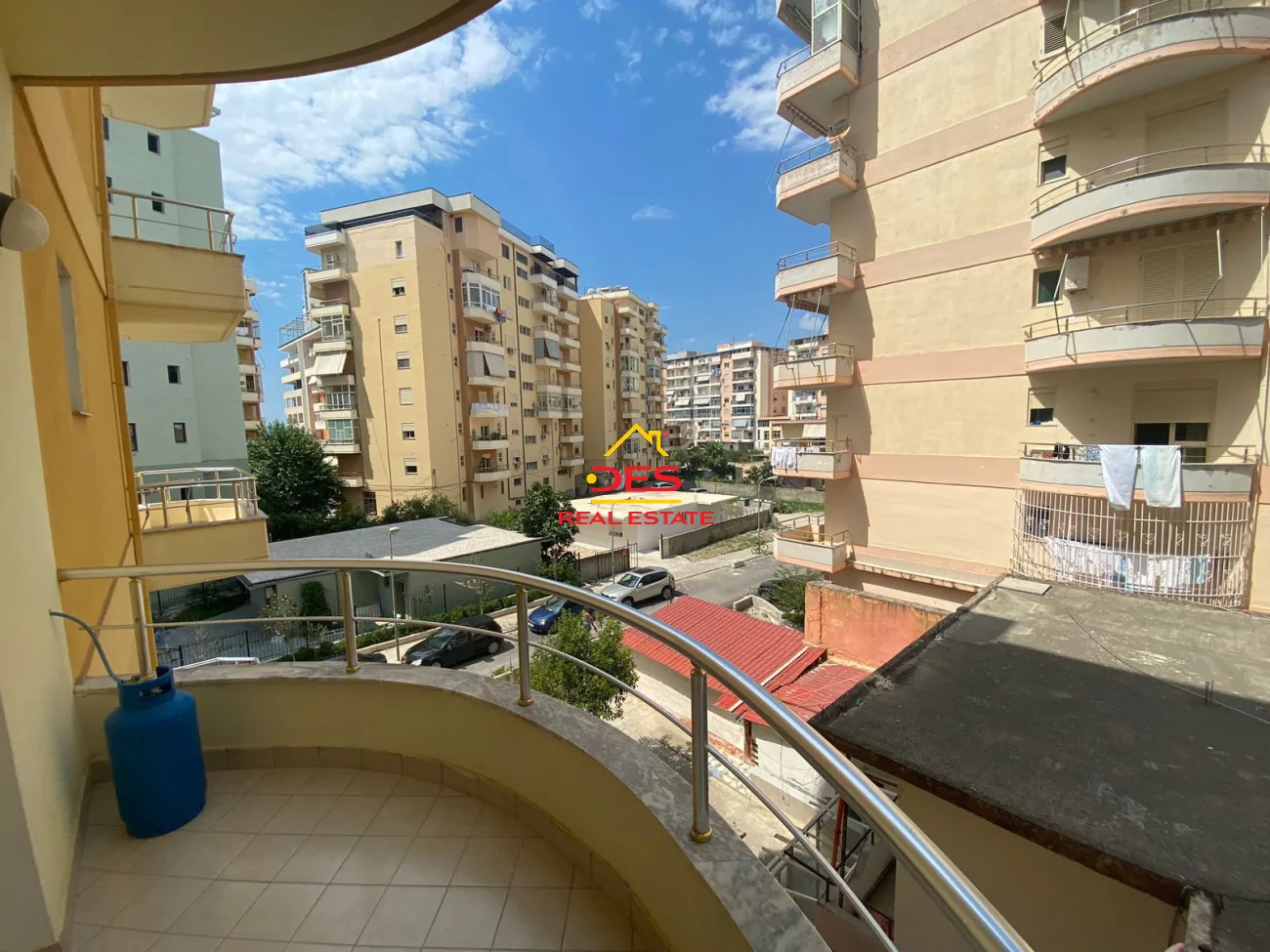 Jepet apartament 1+1 me qera në lungomare