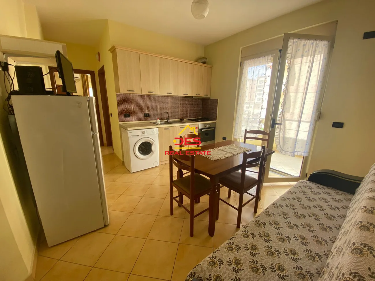 Jepet apartament 1+1 me qera në lungomare