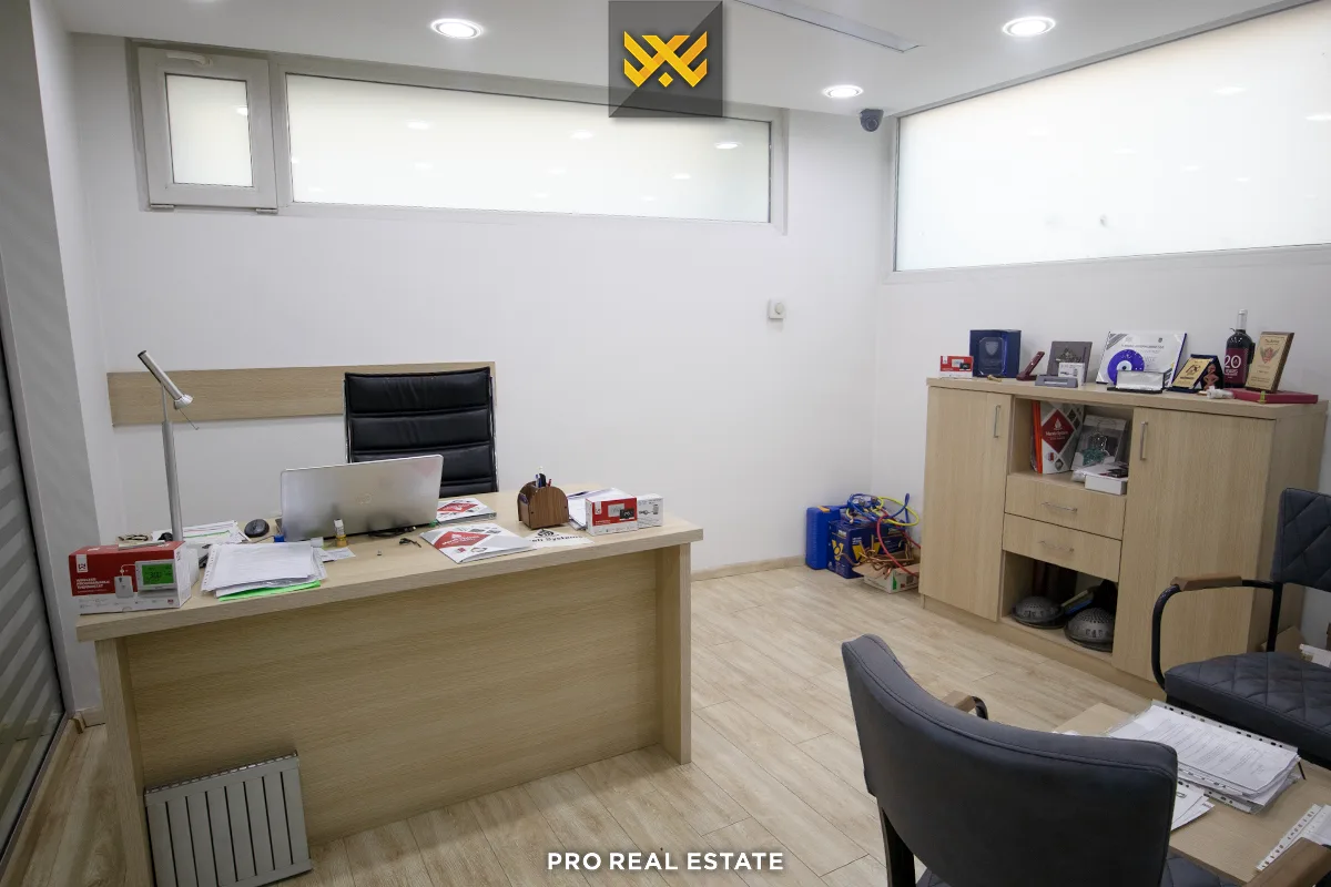 Lokal 291m² për #SHITJE në Tophane