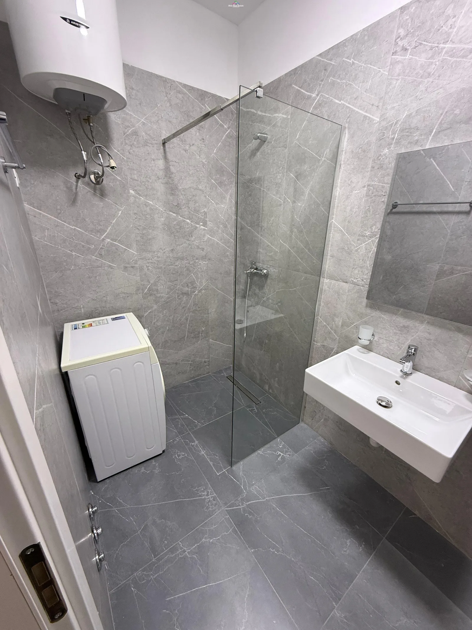Apartament Me Qera 1+1 Tek 5 Maji (ID B2101650) Tirane