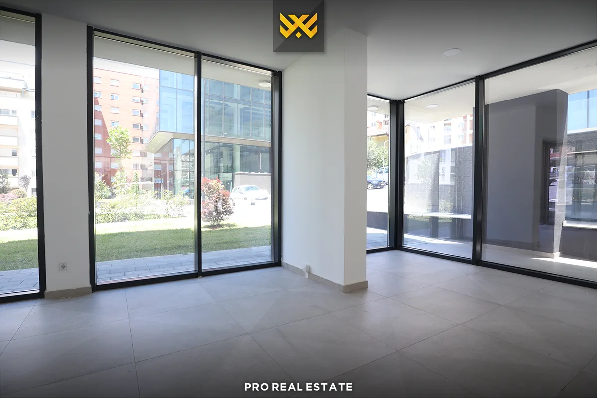Lokal - Zyrë 120m² me #QIRA në Lagjen e Spitalit.