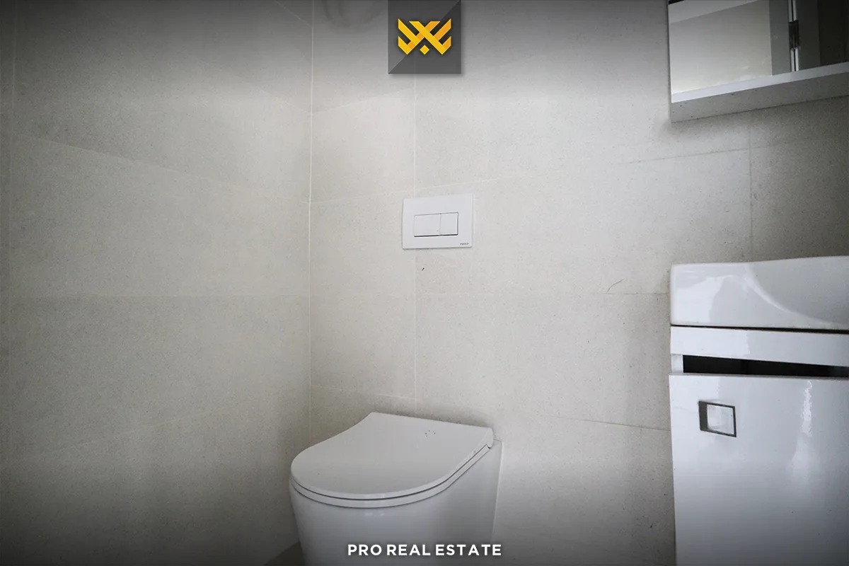 Lokal - Zyrë 120m² me #QIRA në Lagjen e Spitalit.
