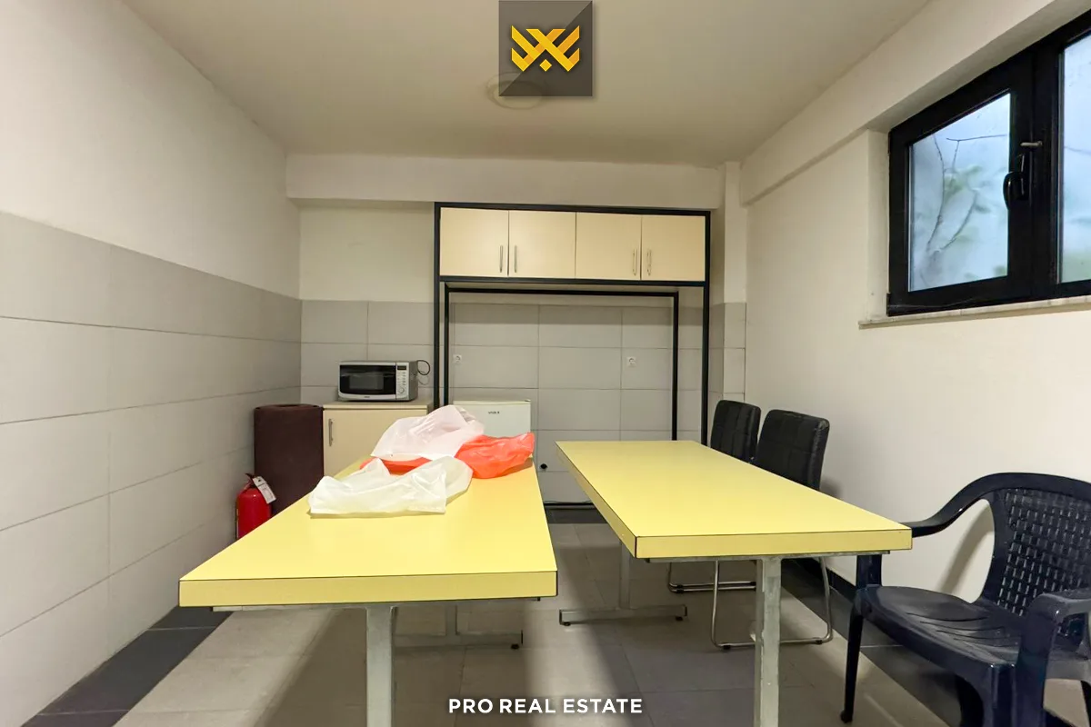 Lokal 456m² për #SHITJE te Lagjja e Spitalit