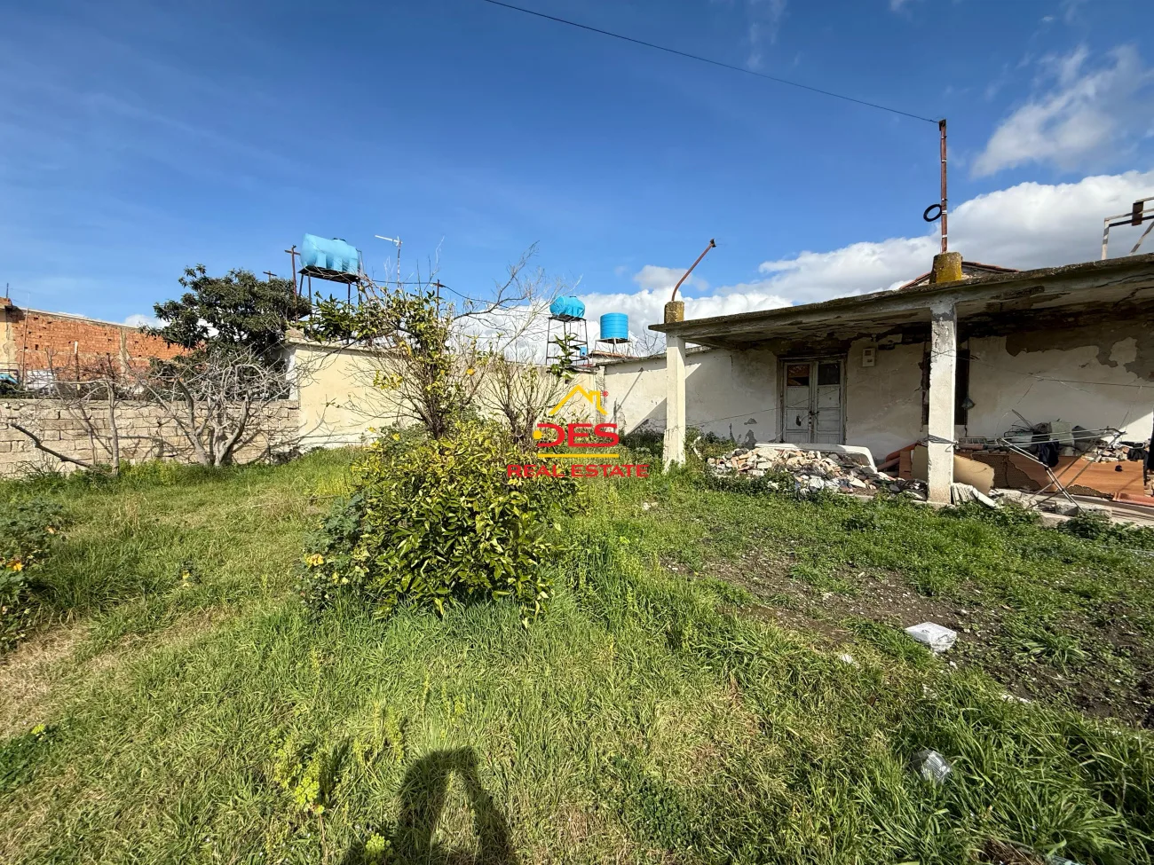 Shitet shtëpi private pranë ujësjellësit , vlorë