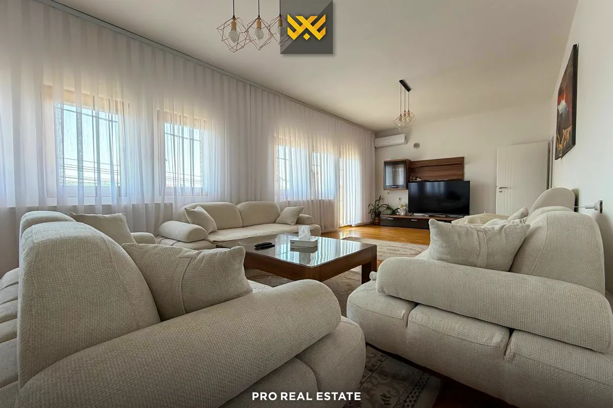 Shtëpi 600m² për #SHITJE në Bardhosh