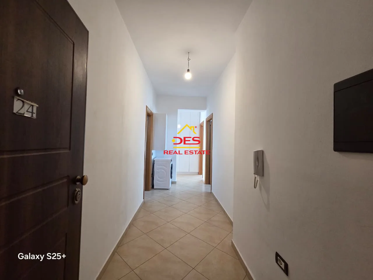 Jepet me qira apartament 2+1+2+ garazh te rruga e “çipajve”, vlorë