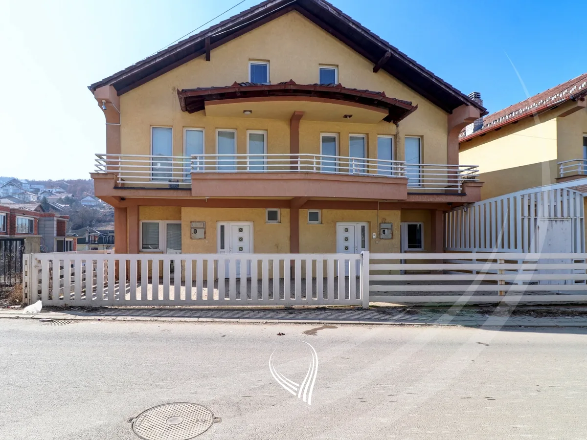 Shtëpia 750m2 në shitje në lagjen Sofalia