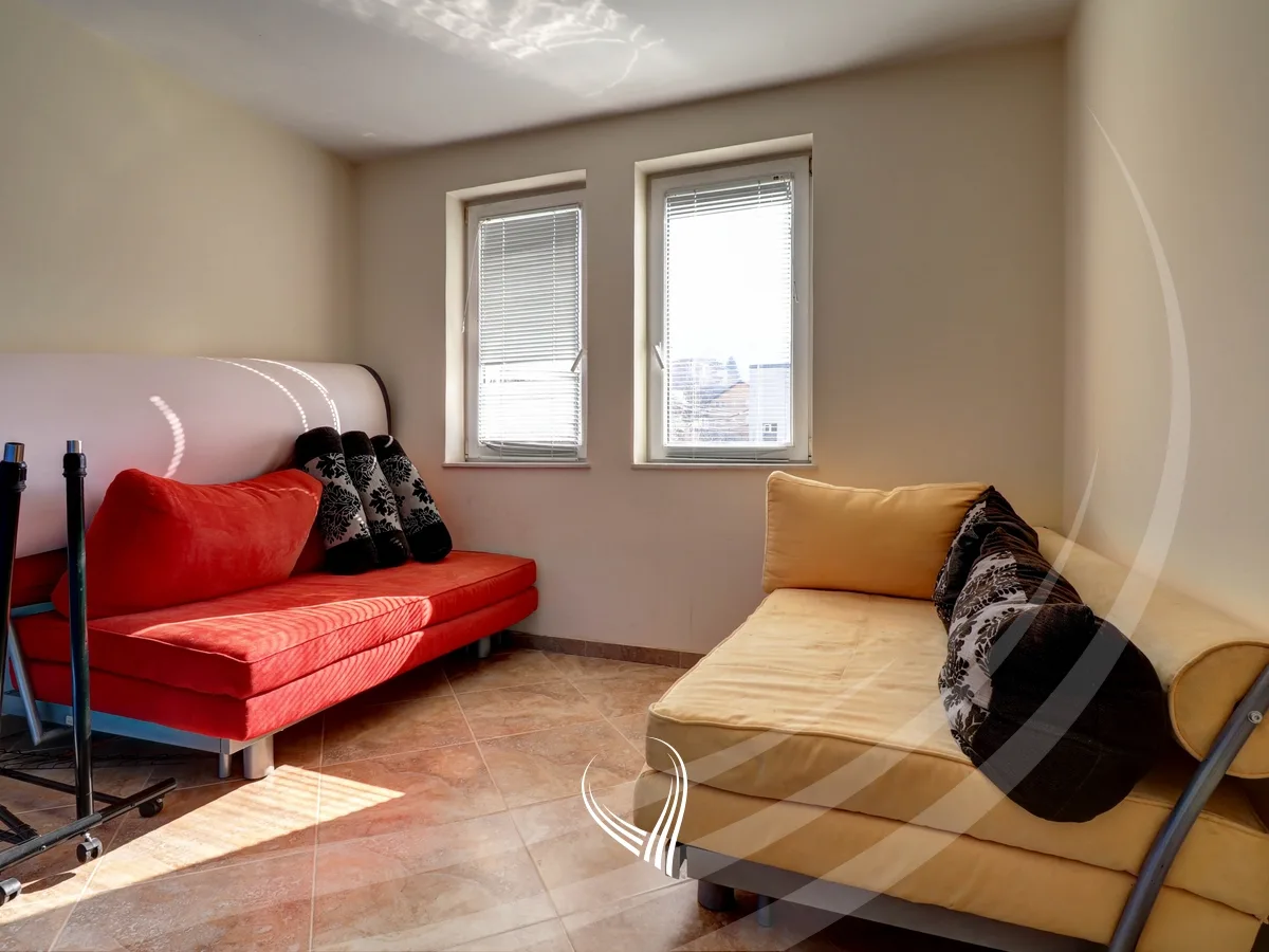 Shtëpia 750m2 në shitje në lagjen Sofalia