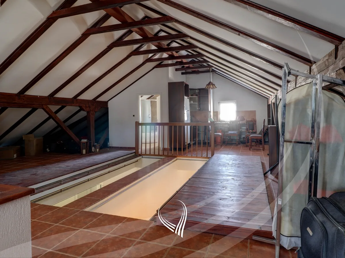 Shtëpia 750m2 në shitje në lagjen Sofalia