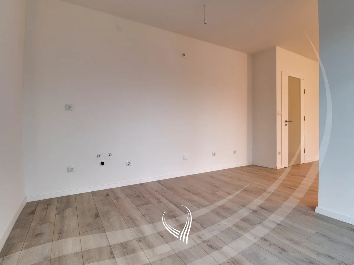 Banesë me 3 dhoma gjumi në shitje në lagjen Mati 1
