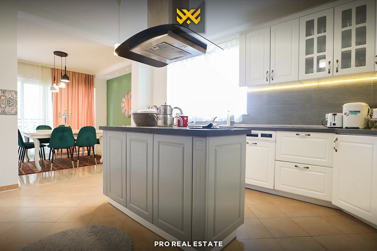 Shtëpi 390m² me #QIRA në Lagjen Qëndresa.